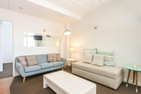 1 Bedroom Funky Beach Apartment Steps To The Beach
